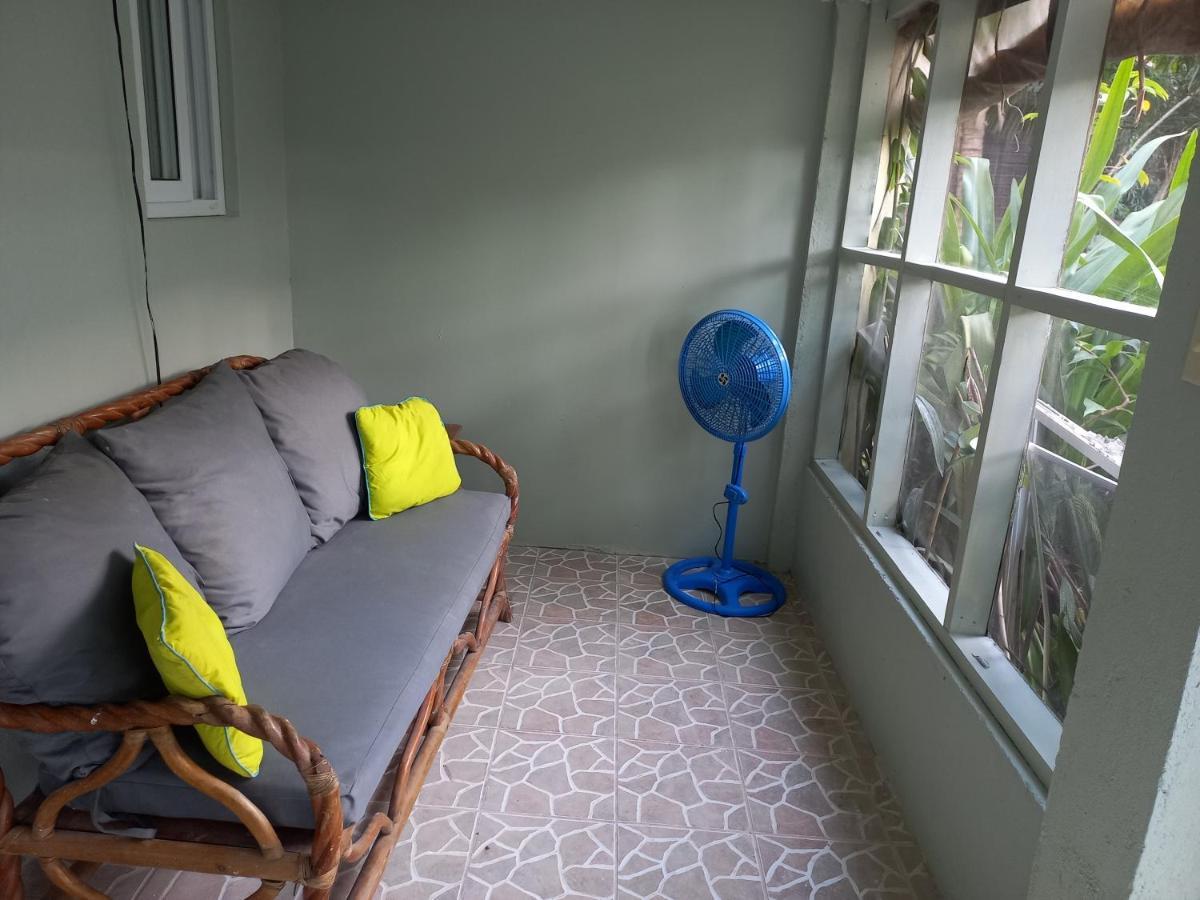Roatan Backpackers' Hostel Sandy Bay Exterior foto