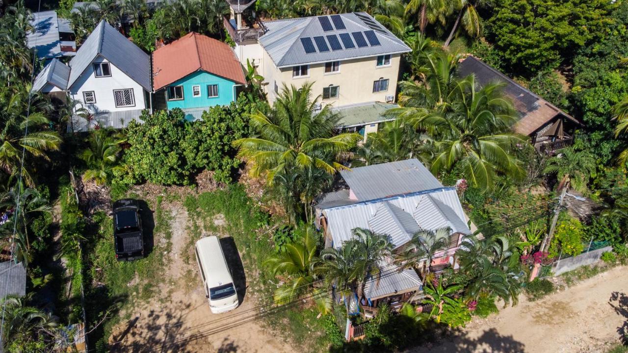 Roatan Backpackers' Hostel Sandy Bay Exterior foto
